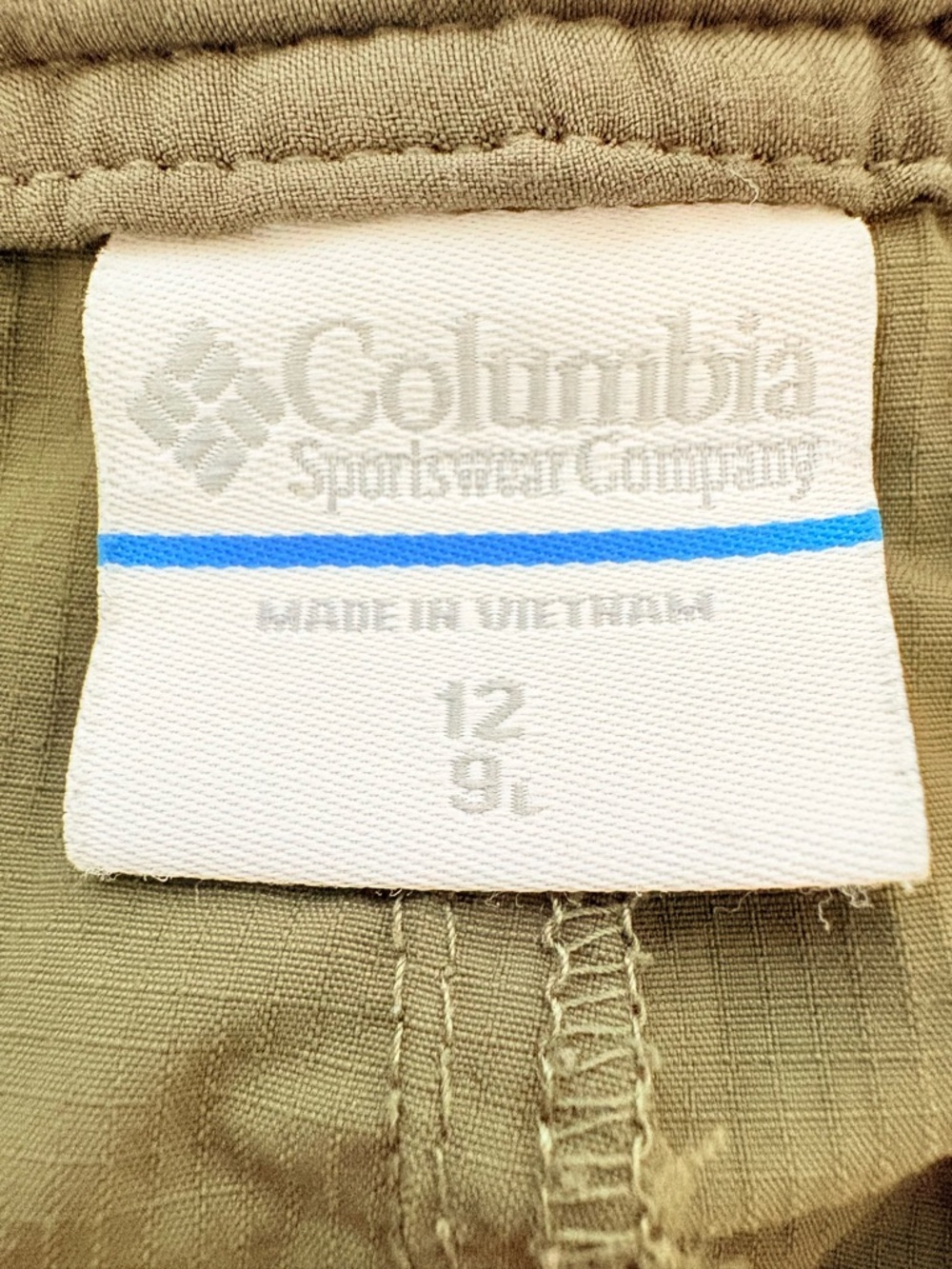 Columbia Olive Women's Outdoor Cargo Shorts - Picture 8 of 11